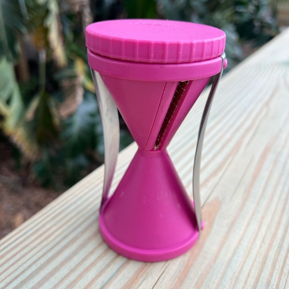 GEFU Pink Spiral Vegetable Cutter - Zoodle Maker for Healthy Meals - Picture 7 of 10